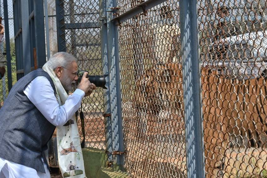 Narendra Modi, Narendra Modi 2016, Modi In 2016, Modi In 2016 Pics, Narendra Modi YearEnder 2016, Narendra Modi Foreign Trips, Modi In US, World, India, Jansatta