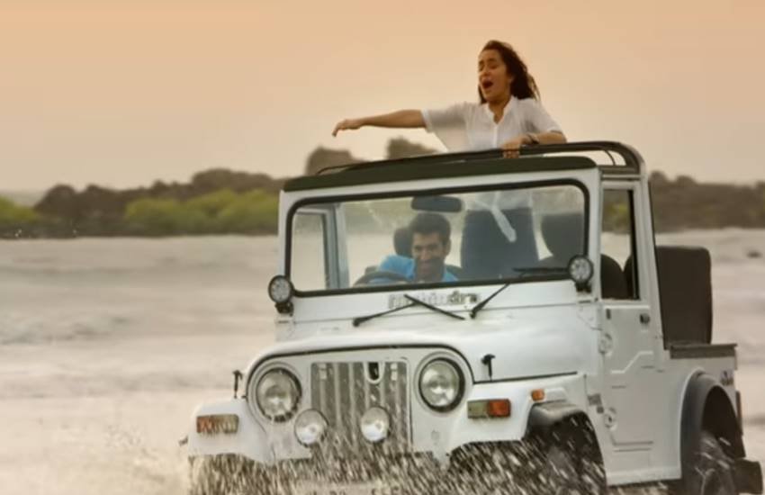 ट्रेलर के एक सीन में आदित्य और श्रद्धा ट्रेलर के एक सीन में आदित्य और श्रद्धा