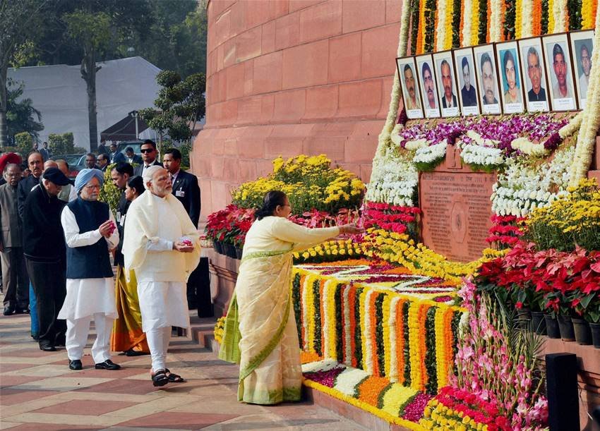 Parliament Attack, Parliament Attack 2001, Narendra Modi, Manmohan Singh, Sonia Singh, Rajnath Singh, LK Advani, Arun Jaitley, Sumitra Mahajan, Hamid Ansari, Loksabha, Rajyasabha, India, Jansatta
