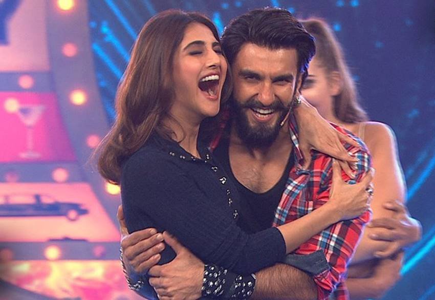 ranveer singh, ranveer singh dance video, ranveer singh bigg boss dance, vaani kapoor, vaani kapoor in bigg boss 10, befikre, befikre promotion, bigg boss 10 vaani ranveer singh, bigg boss salman khan and ranveer singh, salman khan, weekend ka vaar, bigg boss 10 ranveer singh episode, bigg boss episode, vaani kapoor bigg boss episode, entertainment news in hindi, bollywood news in hindi