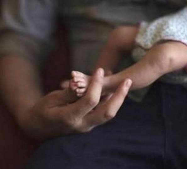 ये है श्वेता के बेटे की पहली तस्वीर। अभी तक श्वेता ने तो कोई तस्वीर शेयर नहीं की। लेकिन उनके पति ने ये तस्वीर शेयर की है।