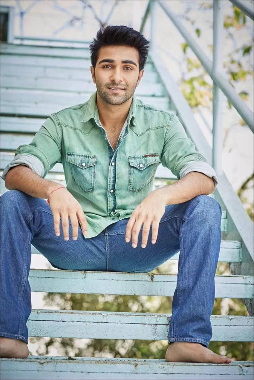 Aadar Jain, Aadar Jain debut, Ahah Shetty, Jhanvi Kapoor, Jhanvi Kapoor sairat, Ahah Shetty debut, Bollywood debuts in 2017, Bollywood male debutants in 2017, Bollywood debutants, star kids, Ishaan Khattar, Ishaan Khattar debut, Aadar Jain film, Aadar Jain aditya chopra film, Photos, Entertainment news in hindi