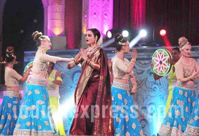 rekha, sonam kapoor, deepika padukone