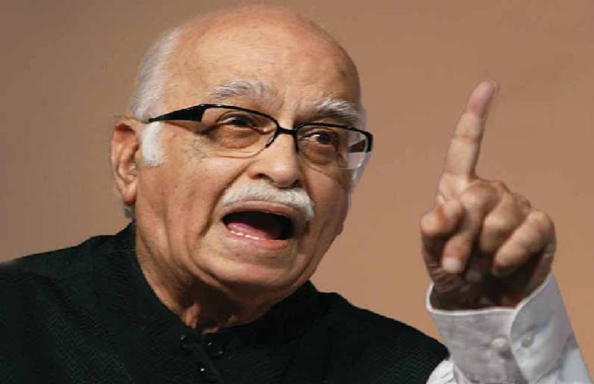  लालकृष्ण आडवाणी ने शुक्रवार को फिर यह कह कर अपनी नाराजगी सार्वजनिक कर दी कि हमारे लोगों (सत्ता पक्ष) ने ही हंगामा करके संसद नहीं चलने दिया।