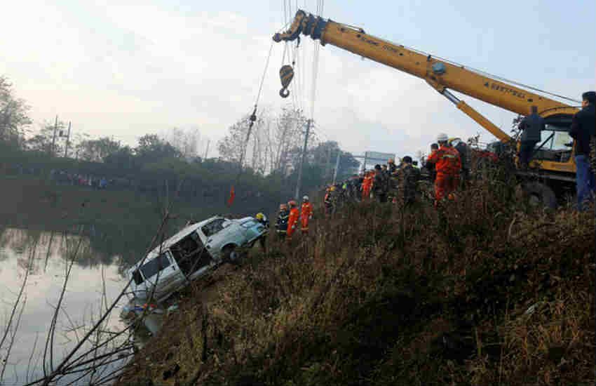 China bus, China Hubei, China Bus Accident, bus lake China, China lake Bus, China Bus news China bus, China Hubei, China Bus Accident, bus lake China, China lake Bus, China Bus news