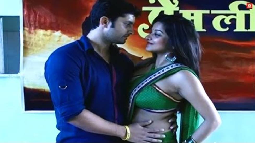 Manoj Punjabi and Mona Lisa's love life, Mona Lisa real life boyfriend, Vikrant Singh Rajpoot Mona Lisa boyfriend, Manu Punjabi real life girlfriend, Priya Saini manoj punjabi relationship, mona lisa boyfriend leaves her, manoj monalisa love moments bigg boss 10, manoj punjabi bigg boss 10, mona lisa bigg boss 10, bigg boss 10 news, bigg boss 10 updates, television news, television updates, entertainment news