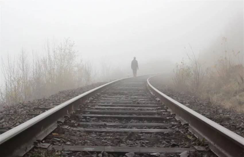 कोहरे के कारण रेलवे को अब तक करीब 18 करोड़ रुपए का नुकसान हुआ है। 