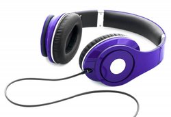 हेडफोन से म्यूजिक सुनना पड़ा महंगा, एक युवक की मौता और अन्य गंभीर रूप से जख्मी