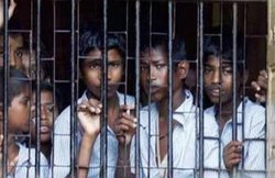 मध्यप्रदेश: प्लेग्राउंड की मांग कर रहे थे स्कूल के बच्चे, कलेक्टर ने पहुंचा दिया जेल