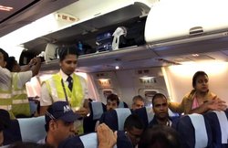 बारातियों ने जेट एयरवेज की फ्लाइट में किया हंगामा, दो घंटे तक विमान को नहीं उड़ने दिया