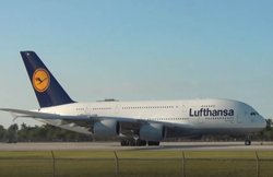 Breaking: विमान में बम की धमकी के बाद न्यूयार्क के JFK हवाई अड्डे पर उतारा गया