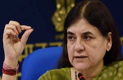 ‘मेनका गांधी अब राहुल गांधी को टक्कर दे रही हैं’, लड़के-लड़कियों पर ‘लक्ष्मण रेखा’ वाला बयान देकर ऐसे घिरीं मंत्री