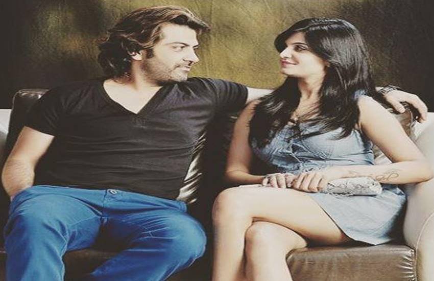 Manoj Punjabi and Mona Lisa's love life, Mona Lisa real life boyfriend, Vikrant Singh Rajpoot Mona Lisa boyfriend, Manu Punjabi real life girlfriend, Priya Saini manoj punjabi relationship, mona lisa boyfriend leaves her, manoj monalisa love moments bigg boss 10, manoj punjabi bigg boss 10, mona lisa bigg boss 10, bigg boss 10 news, bigg boss 10 updates, television news, television updates, entertainment news