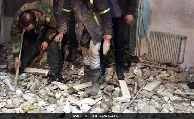 सीरिया स्टेट टेलेविजन की मीडिया रिपोर्ट के मुताबिक दमिश्क के नजदीक मिदान पुलिस स्टेशन पर शुक्रवार को 9 साल ने खुद को आत्मघाती सुसाइडर बम से खुद को उड़ा लिया। 