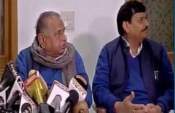 संपादकीयः अलग राहें