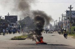 संविधान संशोधन विधेयक का विरोध, 21 घायल, 70 गिरफ्तार