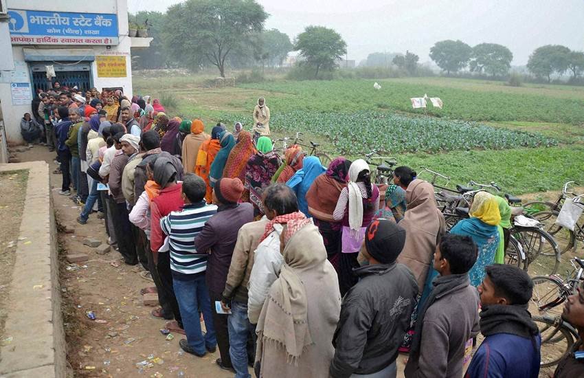 demonetisation, note ban, uttar pradesh, muzaffarnagar, punjab national bank, PNB, SBI, cash crunch, currency withdrawal, currency ban, UP news demonetisation, note ban, uttar pradesh, muzaffarnagar, punjab national bank, PNB, SBI, cash crunch, currency withdrawal, currency ban, UP news