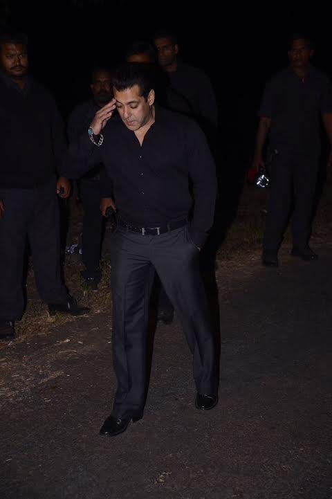 बॉलीवुड के सुल्तान सलमान खान आज अपना 51वां बर्थडे सेलीब्रेट कर रहे हैं। इस मौके को खास बनाने के लिए उनके पनवेल वाले फार्म हाउस में पार्टी रखी गई है।