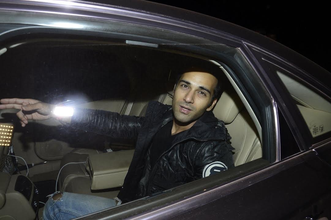 सलमान की मुंह बोली बहन श्वेता रोहिरा के पति पुलकित सम्राट भी पार्टी में इन्वाइटेड थे।