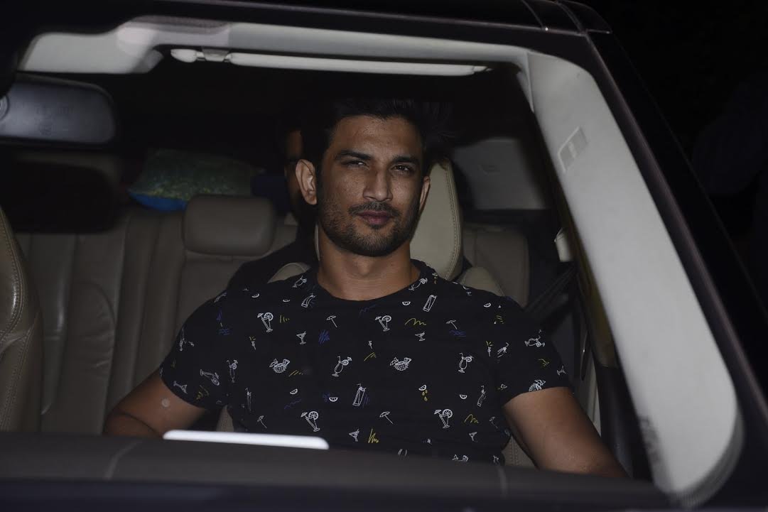 सुशांत सिंह राजपूत इस लुक में पार्टी में पहुंचे थे।