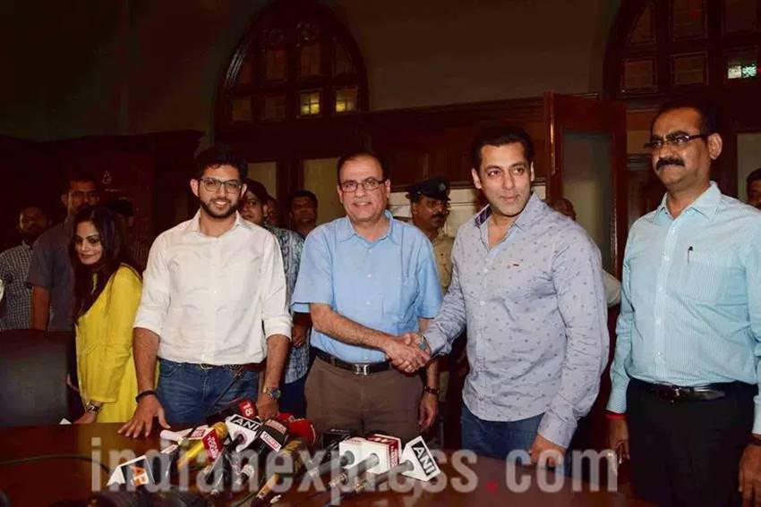 Salman Khan, Salman Khan news, Salman Khan bmc, bmc Salman Khan, Salman Khan pics, Salman Khan images, Salman Khan photos, Salman Khan Aditya Thackeray, Aditya Thackeray salman khan, alvira khan, salman alivira, entertainment photos, bollywood news in hindi, entertainment news in hindi