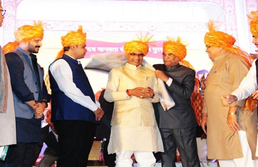 मध्यप्रदेश के मुख्यमंत्री शिवराज सिंह चौहान मध्यप्रदेश के मुख्यमंत्री शिवराज सिंह चौहान