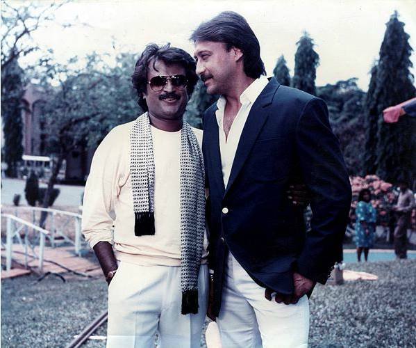 जैकी श्रॉफ ने मॉडलिंग से शुरुआत की थी। देव आनंद जैकी के चारमिनार के ऐड से काफी इंप्रेस्ड थे। इसलिए उन्होंने साल 1978 में उन्हें फिल्म स्वामी दादा ऑफर की थी।