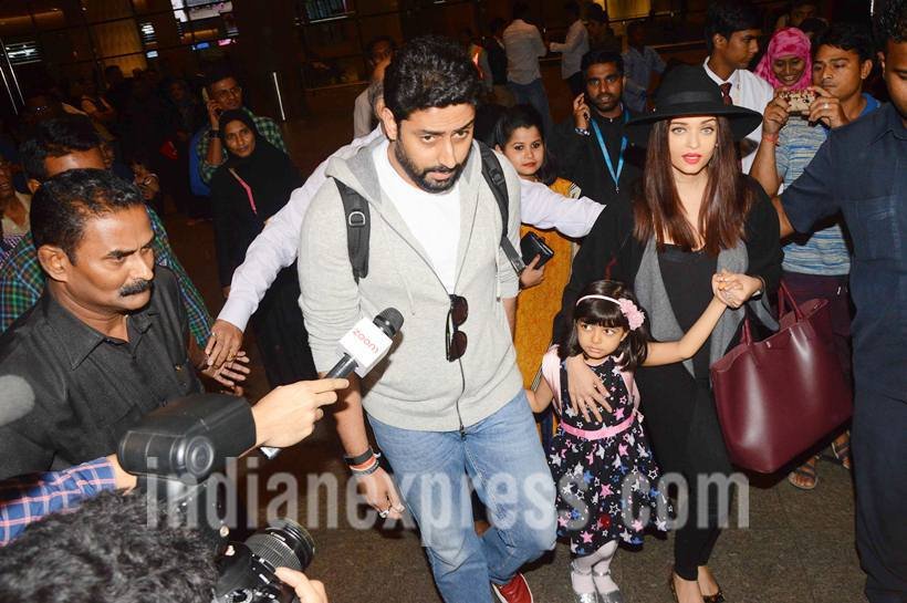 अभिषेक बच्चन प्रभुदेवा की फिल्म लेफ्टी से इंडस्ट्री में बतौर लीड एक्टर वापसी करने वाले हैं। इस फिल्म में अभिषेक ना केवल एक्टिंग बल्कि अपने दोस्त बंटी आहलूवालिया के साथ मिलकर प्रोड्यूस भी कर रहे हैं। खबर है कि ऐश्वर्या इस फिल्म में अभिषेक बच्चन के साथ बतौर हिरोइन काम करना चाहती थीं।