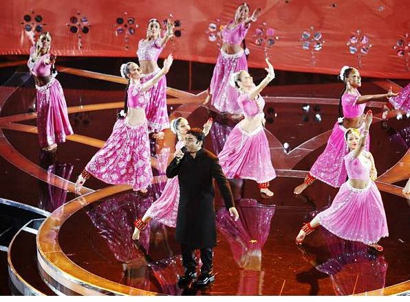 साल 2009 में टाइम्स मैग्जीन ने उन्हें विश्व की सबसे प्रभावशाली हस्तियों में शामिल किया था।