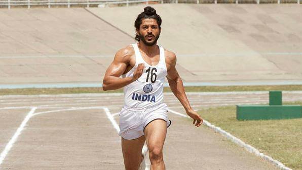 फरहान फिट रहने के लिए आमतौर पर डाइट पर रहते हैं। लेकिन उन्हें मीठा पसंद है। एक बार उन्होंने खुद ही बताया था कि उन्हें खाने के बाद मीठा कितना पसंद है।