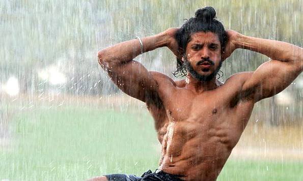 फरहान अख्तर उन एक्टर्स में से हैं जिन्होंने अपनी पढ़ाई पूरी नहीं की है। फरहान को ग्रैजुएशन की दूसरे साल में कॉलेज से निकाल दिया गया था। वह एचआर कॉलेज में पढ़ते थे।