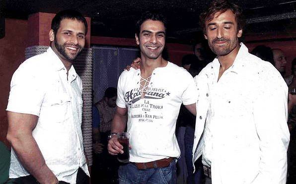 अश्मित का नाम उनके मां और पिता के नाम को मिलाकर बनाया गया है। उनके पिता का नाम अमित पटेल और मां का नाम आशा पटेल है।