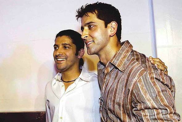 फरहान की मां ने एक बार उन्हें धमकी दी थी कि अगर जिंदगी में कुछ नहीं करोगे से घर से निकाल दूंगी। इसके बाद फरहान ने दिल चाहता है लिखी थी।