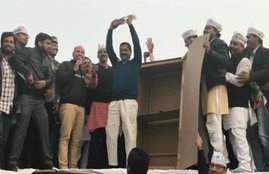 Punjab Assembly Polls 2017, Kejriwal badal family, Badal Family Punjab, Arvind kejriwal News, Arvind kejriwal latest news, Arvind kejriwal hindi news, Arvind kejriwal in Punjab