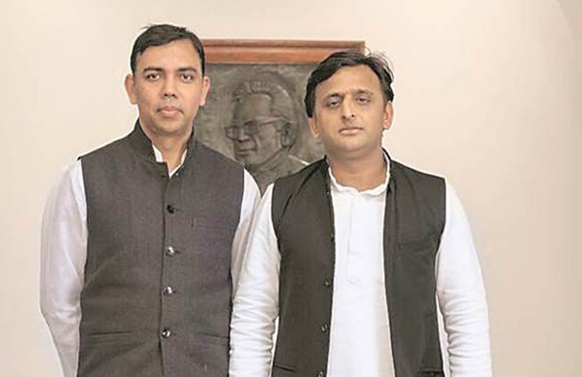 Ghanshyam Tiwari, JDU advisor, Akhilesh yadav
