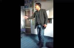 अंग्रेजी सिखाने का ऐसा अनोखा अंदाज देखकर लोटपोट हो जाएंगे आप, वीडियो हुआ वायरल