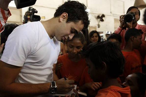 इमरान फिल्म कयामत से कयामत तक और जो जीता वही सिकंदर में आमिर के बचपन का रोल निभा चुके हैं।