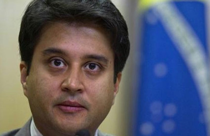 Jyotiraditya Scindia, Jain monks, defecate in the open