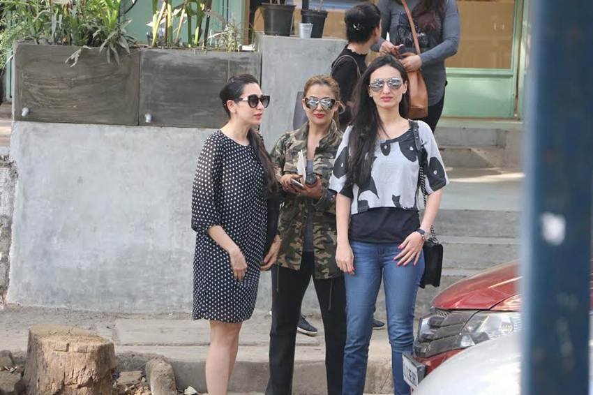 karishma kapoor, amrita arora, bandra, bollywood, karishma kapoor latest photos