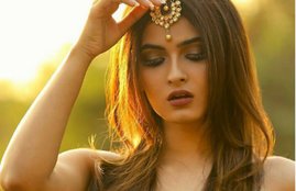 karishma sharma, karishma sharma First Kiss, karishma sharma upcoming Film, karishma sharma tv shows, karishma sharma kiss in Parking, Actress karishma sharma, ragini mms returns, karishma sharma in ragini mms returns, Entertainment News, Jansatta