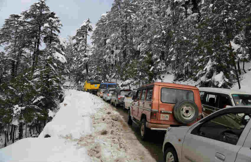 snowfall in kashmir, snowfall in kashmir today, snowfall in Gulmarg 2017, Gulmarg snowfall 2017, kashmir snowfall, kashmir snowfall photos, kashmir snowfall pictures, kashmir weather, kashmir weather today, kashmir weather today snowfall, kashmir snowfall, snow in kashmir, Heavy snowfall in kashmir, kashmir news