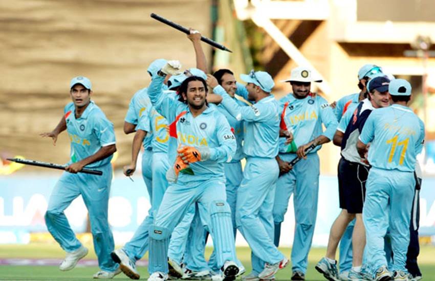 Mahendra Singh Dhoni, Indian Captain Mahendra Singh Dhoni, Mahendra Singh Dhoni as Indian Captain, 2007 T20 World Cup win, 2011 World Cup Win, ICC Champions Trophy Win, India Become No. one Test Team under Dhoni Captaincy, Mahi, MS Dhoni, Mahendra Singh Dhoni Skip Captaincy, Mahendra Singh Dhoni Step Down as Indian Captain