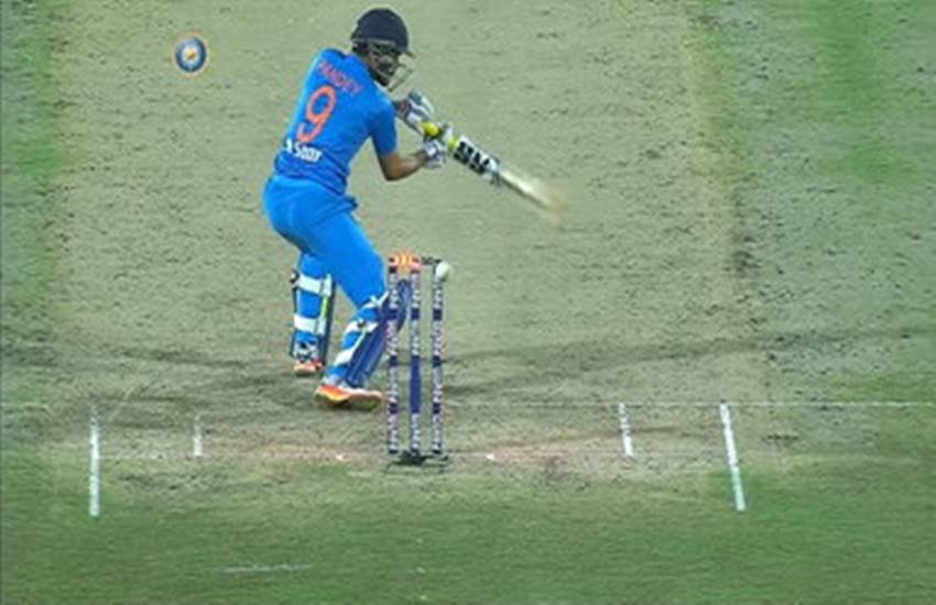 Nagpur T20 Match, India vs England, Manish Pandey, Ben Stokes, Manish Pandey Bails Light up, England Allrounder Ben Stokes, Indian Batsman Manish Pandey, Run Out, Sensorized Stumps, Cricket NEws, Sports NEws