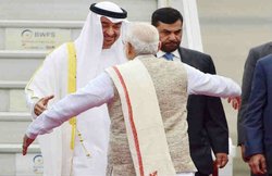 पहुंचे अबुधाबी के शहजादे, राहुल बोले- सिर्फ विदेशियों को लेने एयरपोर्ट जाते हैं पीएम, आजम ने कहा- भैैसों की कसम, ठीक कह रहे हैं ‘बाबा’