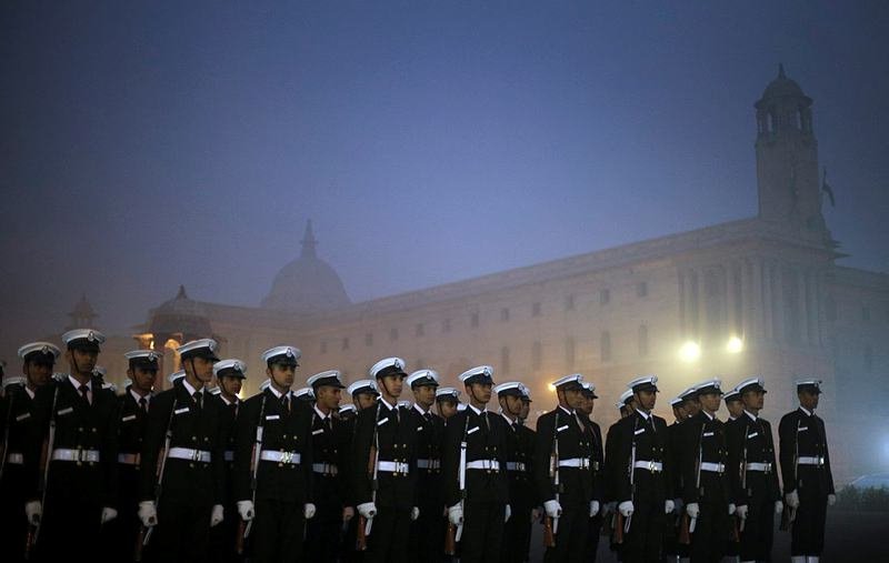 इस बार असम, मध्यप्रदेश, छत्तीसगढ़, कर्नाटक, पश्चिम बंगाल समेत 17 राज्यों की झांकी परेड का हिस्सा होंगी। इसके अलावा केंद्र सरकार के 5 मंत्रालयों की झांकियों के अलावा चुनाव आयोग की भी एक झांकी होगी।