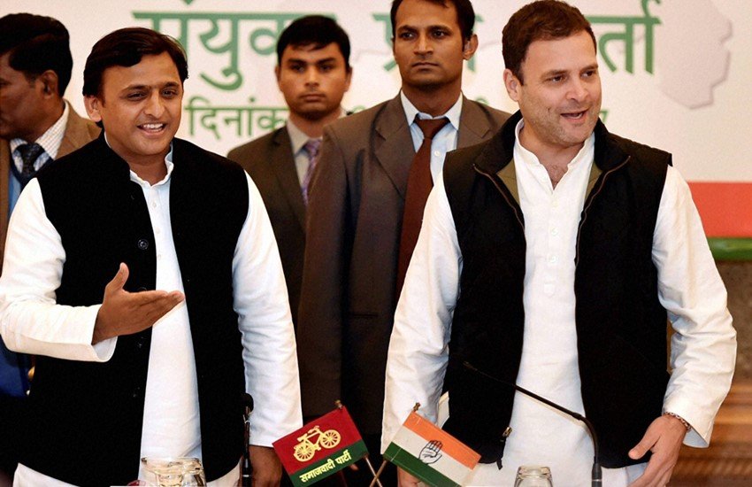 साझा प्रेस कॉन्फ्रेंस के दौरान राहुल गांधी और अखिलेश यादव। ( Photo Source: PTI)