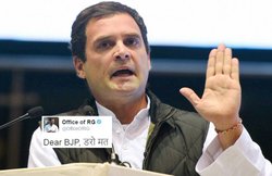 ‘हाथ’ को धर्म से जोड़ने पर भाजपा ने चुनाव आयोग से की शिकायत, राहुल गांधी बोले- Dear BJP, डरो मत