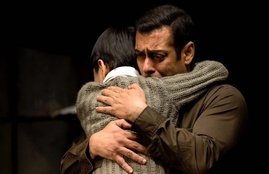 Tubelight, Tubelight Review, Tubelight Movie Review, Tubelight Movie, Salman Khan, Salman Khan Tubelight, Tubelight Review in Hindi, Tubelight Movie Review in Hindi, Tubelight Audience Review in Hindi, Tubelight Audience Reaction, Tubelight Movie News, Movie Reviews