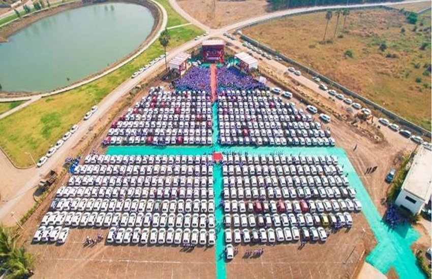 Savjibhai Dholakia, Datsun India, redi-Go, Hare Krishna Exporters