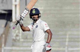 Wriddhiman Saha, Wriddhiman Saha World Cup, Wriddhiman Saha Wife, Wriddhiman Saha in World Cup 2019, Wriddhiman Saha Wife Statement, Wriddhiman Saha Wife Wish, World Cup 2019, Cricketer Wriddhiman Saha, Indian Cricketer Wriddhiman Saha, Wicketkeeper Wriddhiman Saha, Sport News, Jansatta
